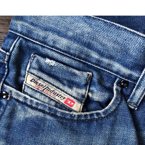 Diesel Industry Liv Straight Leg
Distressed Jeans - Picture 4 of 6